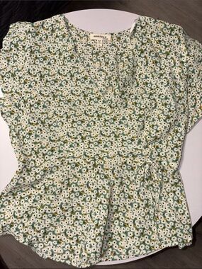 Monteau White and Green Daisy Wrap Blouse